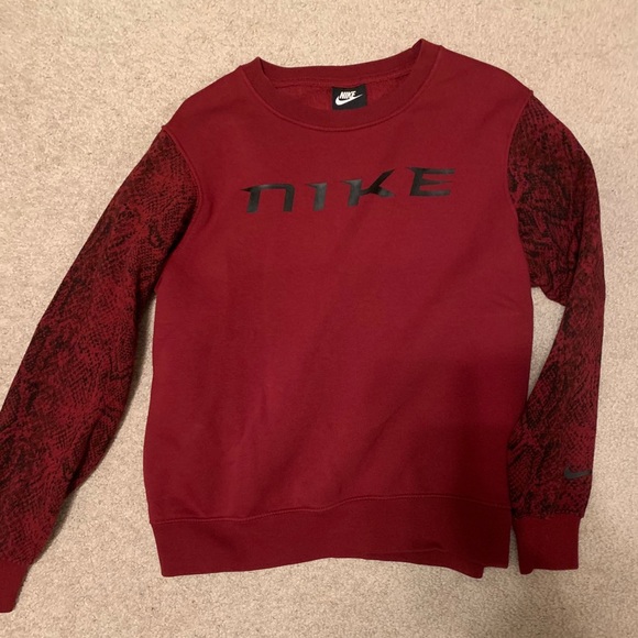 Nike Sweaters - Nike crew neck sweater